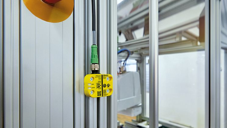 Safety switch system with IO-Link