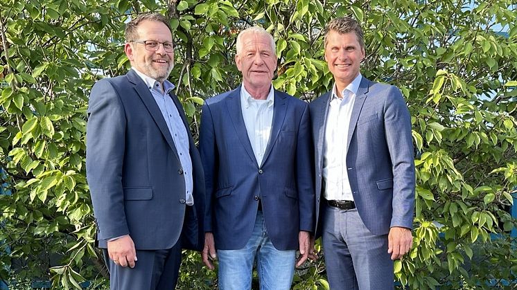 Heiko Schelmbauer-Isaksen, Geschäftsführer der hDE; Dr. Martin Creutzig, Geschäftsführer Einzelhandel Deutschland & Österreich der Contract Company und Frank Staffeld, hagebau Geschäftsführer Category Management / Einkauf (v.li.)