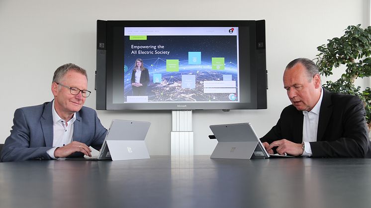 (fra venstre til højre) CTO Roland Bent og CEO Frank Stührenberg besvarede også spørgsmål i en live chat.