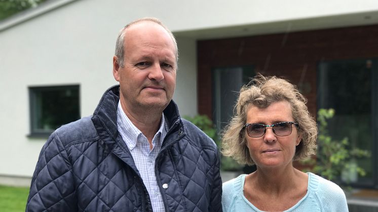 Tommie och Lena tvingades avstå mark till Vellinge kommun utan ersättning – som villkor för bygglov. Foto: Centrum för rättvisa
