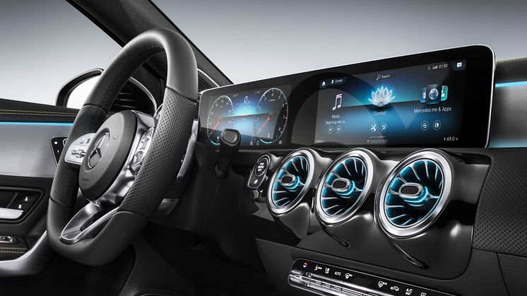 Nya Mercedes A-Klass med wide-screen och nya infotainmentkonceptet MBUX.