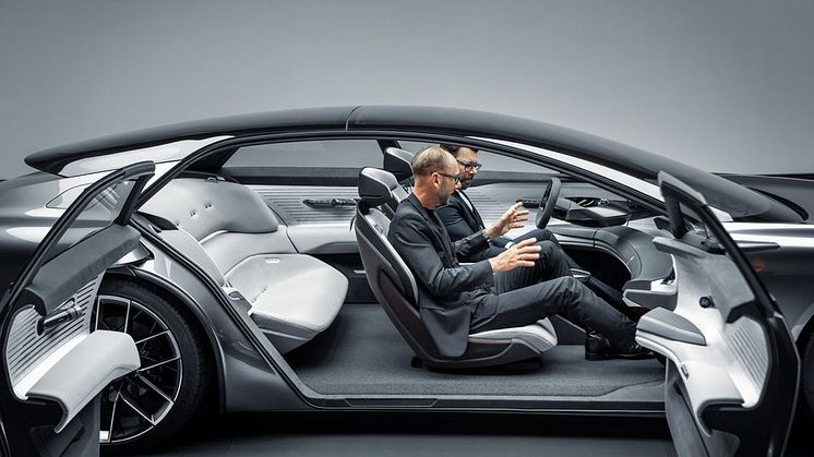 Designchef Marc Lichte och Utvecklingschef Oliver Hoffman i Audi grandsphere concept.jpeg