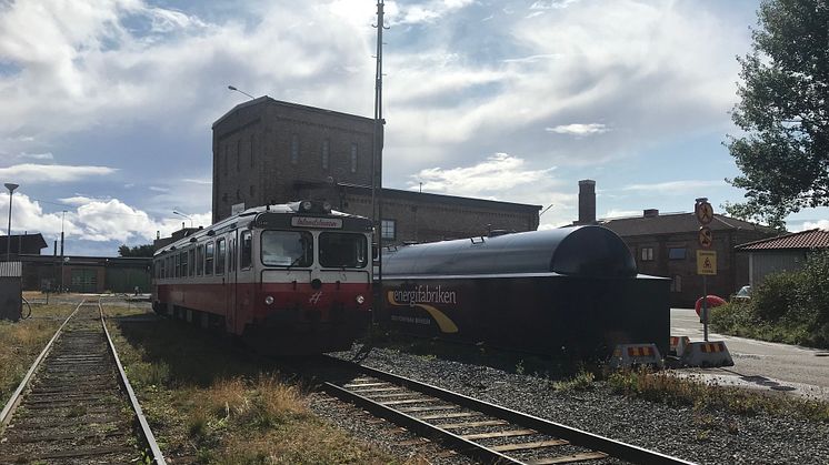 Både tåg och bilar kan nu tankas fossilfritt