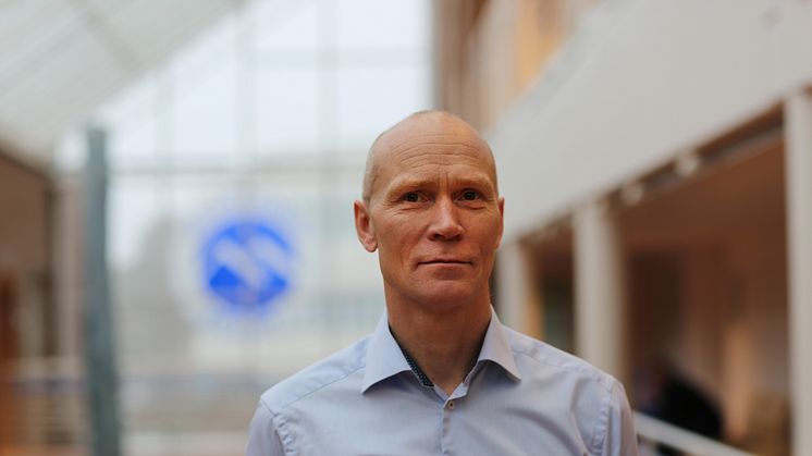 Rektor Steinar Kristoffersen gleder seg over å gi tilbud om studieplass til over 2000 studenter.