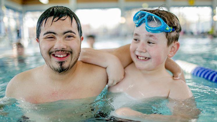 Inklusiver Schimmkurs im Schwimmbad Südpool in Herne -  Aktion Mensch/Thilo Schmülgen