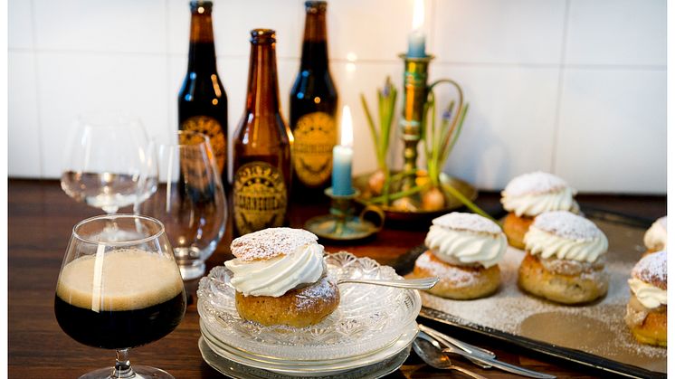 Klassisk fettisdag med semla och porter