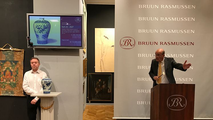 Jesper Bruun Rasmussen sælger Ming-vasen for 12 mio. kr.