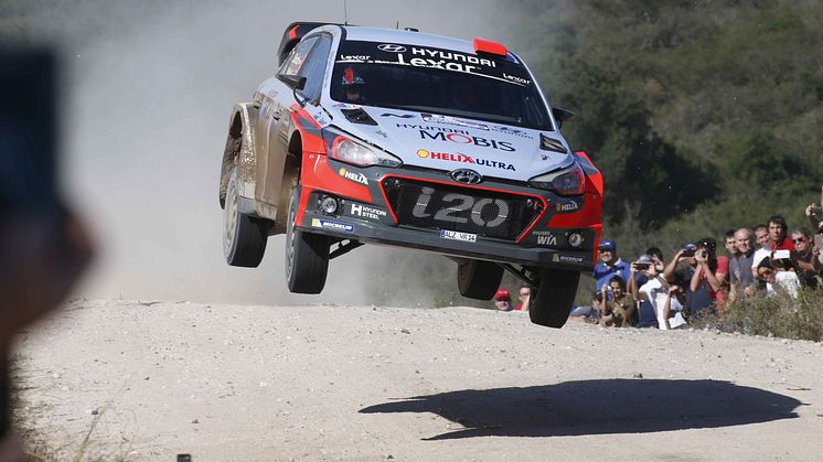 Hayden Paddon vinner VM-runde i rally