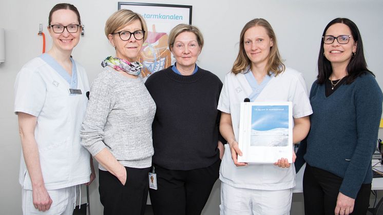 Dietist Linda Sundkvist, vårdkoordinator Anita Lundberg, stomiterapeut Eva Greus, stomiterapeut Carina Viklund och vårdkoordinator Åsa Linder.