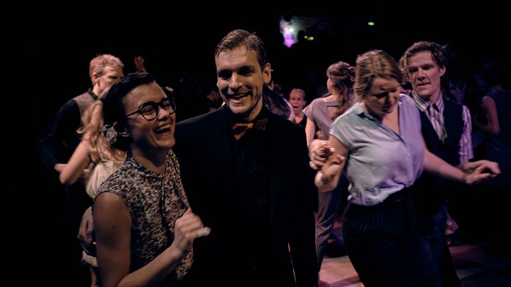 Monday Night Swing + Beginners Lindy Hop Class 12/9