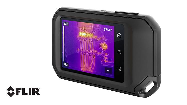 Det professionelle termiske kamera C5 fra FLIR har en 3,5’’ stor touchskærm, og takket være dets kompakte design passer det i enhver lomme. Fotokilde: FLIR 