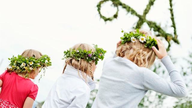 E-tjänsten ​TUVA kan användas av lantbrukare, forskare, allmänt naturintresserade och midsommarfirare.