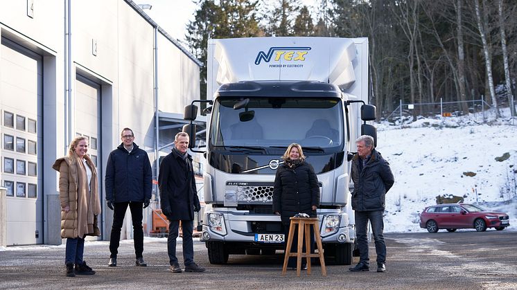 NTEX inleder omställning till fossilfria transporter: Startar med en av de första  ellastbilarna i Västsverige från Volvo 