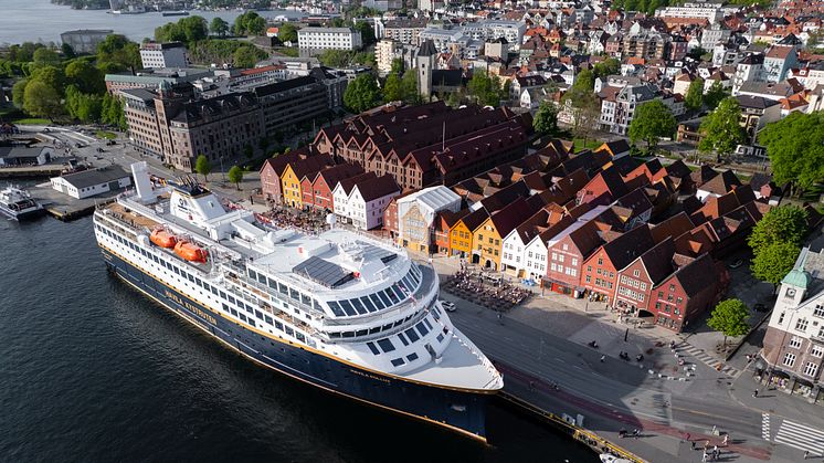 Havila Pollux ved Bryggen i Bergen