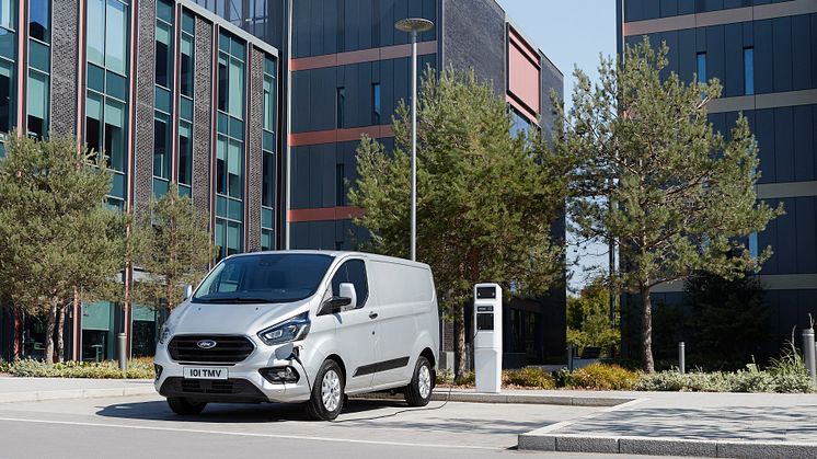 Ford reveals production version of new Transit Custom plug-in hybrid
