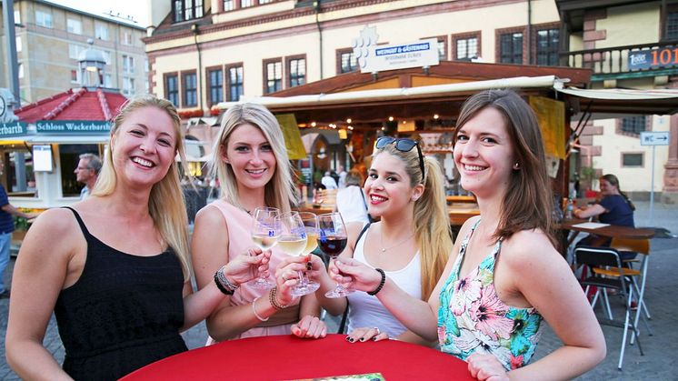 Gute Stimmung beim Weinfest in Leipzig
