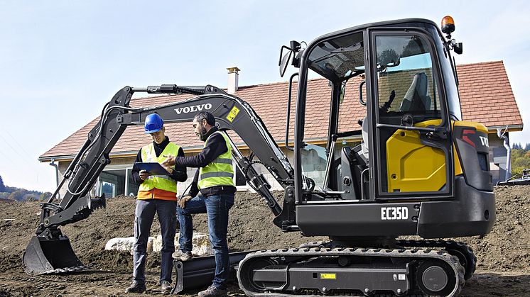 Minigrävaren Volvo EC35D auktioneras ut på Svenska Maskinmässan 2018.