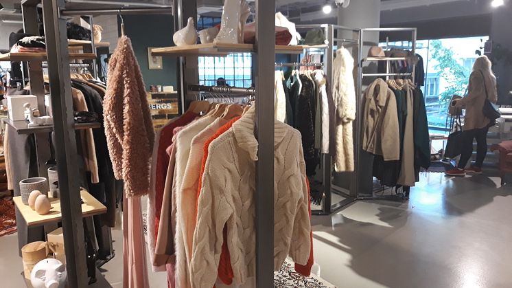 Myrornas pop-up i MOOD-gallerian har både inredning, kläder och prylar. Och en massa inspiration!