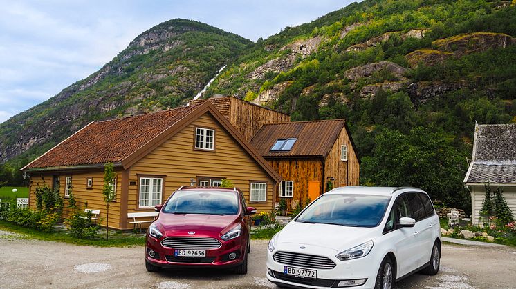 Endelig er nye Ford S-MAX og nye Galaxy her - begge med AWD og 5 stjerner i Euro NCAP.