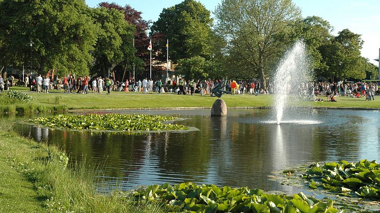 Det känns viktigt att slå ett slag för Almedalen som funktion för det öppna samtalet och fria ordet - ett av demokratins fundament som alltid bör försvaras. Foto: Region Gotland. CCBY-NC-ND