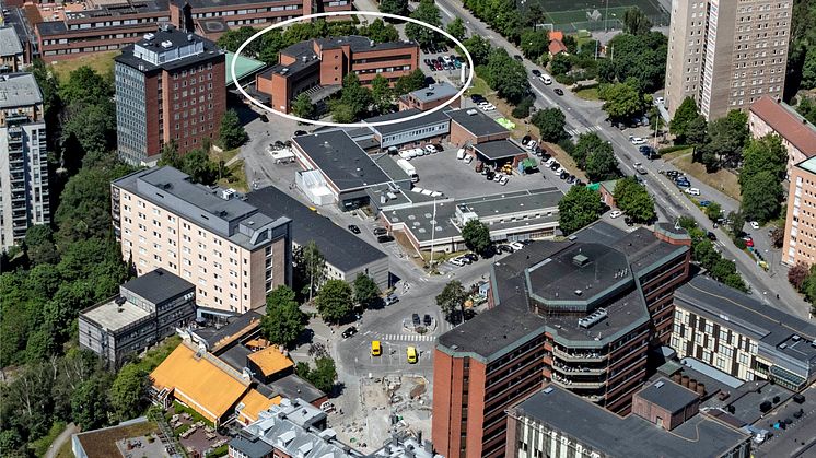 Byggnad 04 och byggnad 05 på S:t Görans sjukhusområde. Foto: Locum AB.