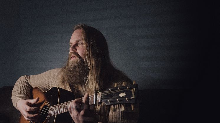 CHRIS KLÄFFORD SLÄPPER NYA SINGELN ”HEADLIGHTS” FRÅN KOMMANDE ALBUM ”MAYBE IT´S JUST ME” (ALBUMRELEASE 31 MARS)