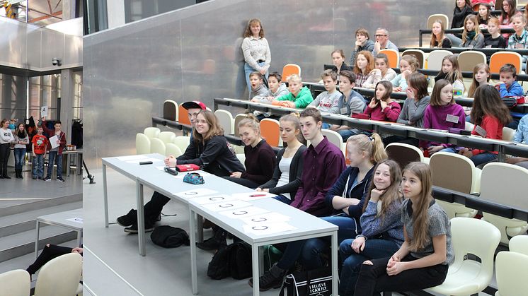 Gruppenwettbewerbe, in denen gemischte Teams aus verschiedenen Schulen an den Start gehen. © TH Wildau / Bernd Schlütter