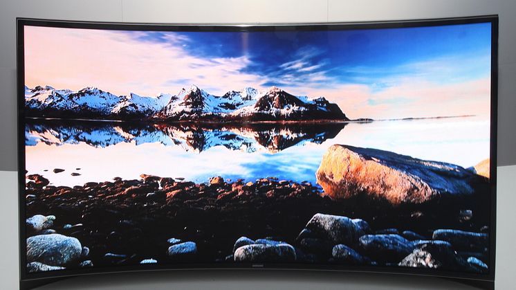 Skarpa kurvor på CES 2013: Samsung visar upp världens första böjda oled-tv