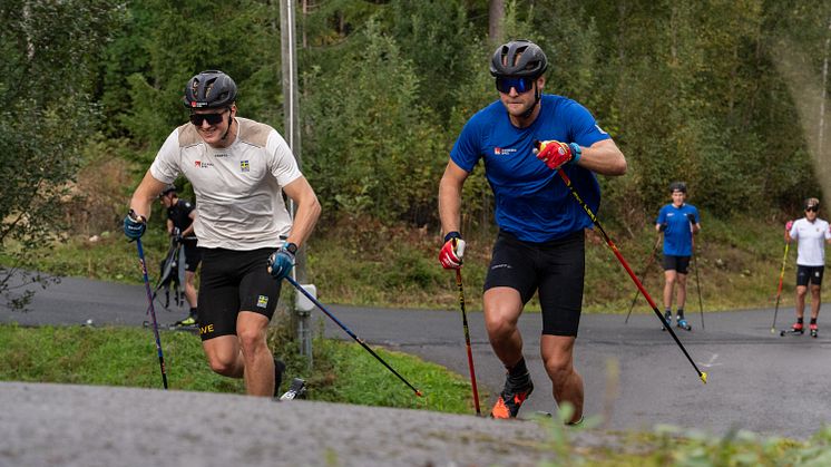 Edvin Anger och Marcus Grate fokuserar på sprint och överfart i Meråker. Foto: Svenska Skidförbundet
