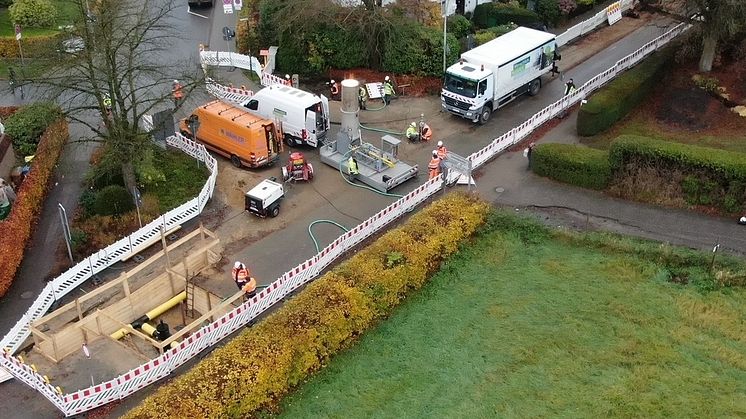 Kein Methan in die Atmosphäre: Mit der Fackelanlage (Mitte) wird das restliche Erdgas aus der alten Gasleitung abgefackelt.