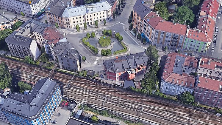 Minnesmerket skal plasseres på Harald Hårdrådes plass i Oslo. Foto hentet fra Google maps