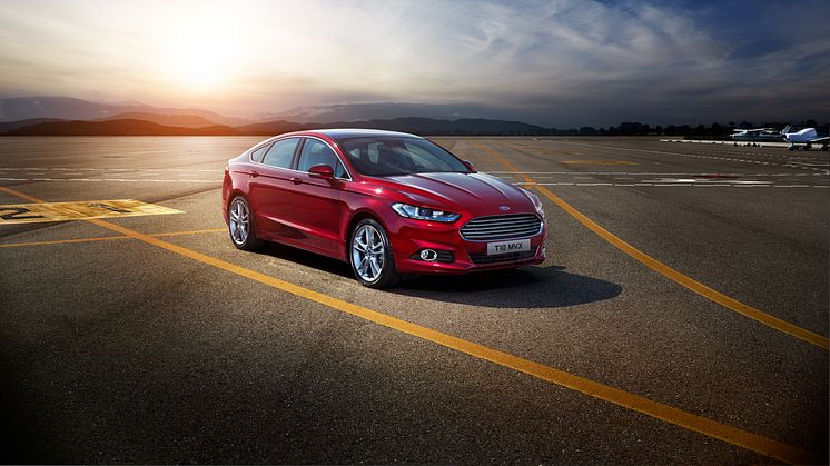 Nye Ford Mondeo blir først med Fords fotgjengeroppdagelse og et bredt spekter av smarte teknologier