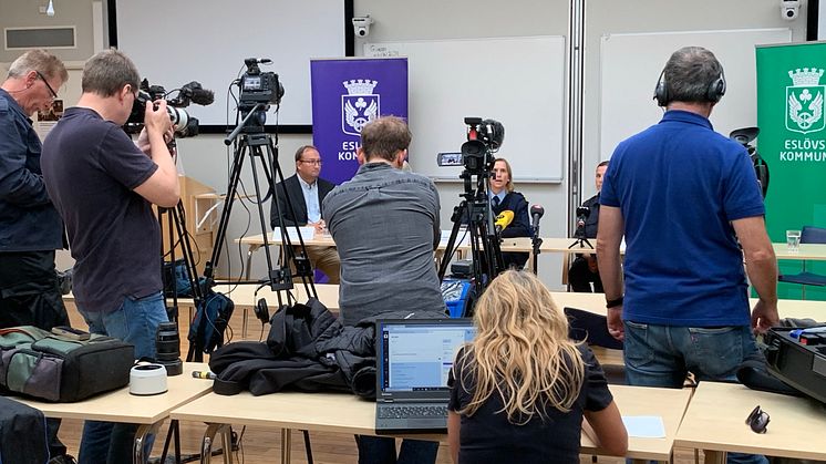 Polisen och Eslövs kommun höll presskonferens med anledning av den tragiska händelsen på Källebergsskolan.
