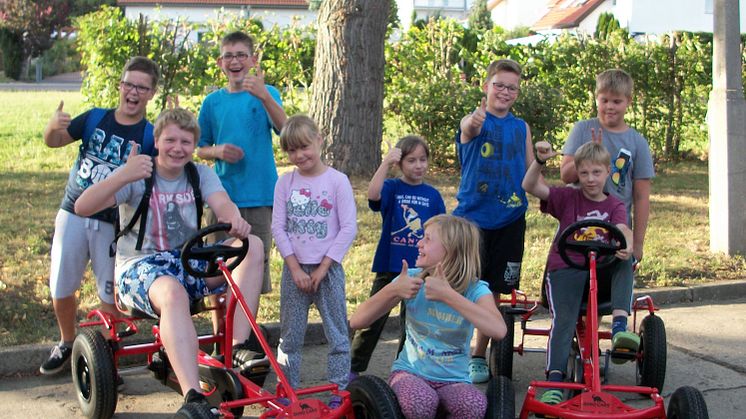 Cochlear spendet dem Kinder- und Jugendhaus Merseburg