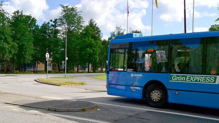 Tusentals resenärer åker med Grön express varje dag. Nu föreslår Västtrafik att antalet avgångar minskar och att hållplatser ser över. Foto: Härryda kommun