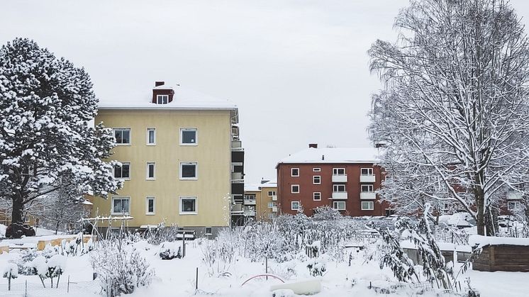 Fler mäklare och köpare tror nu på oförändrade bostadspriser