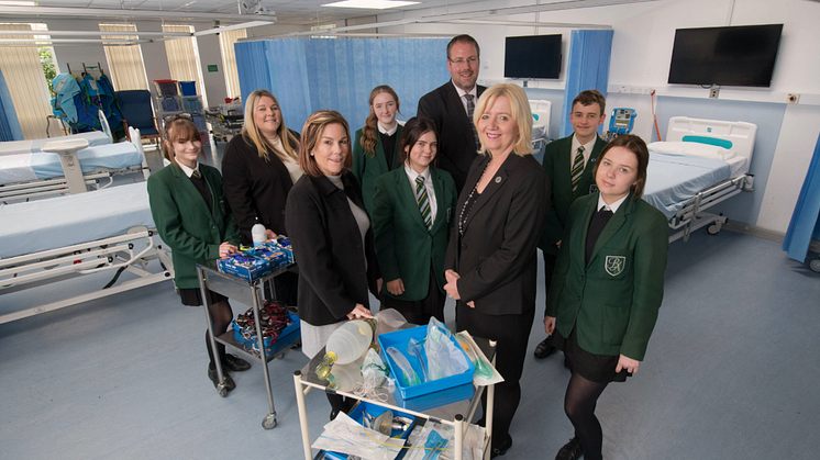 From left to right: Natalie Winchester, Dr Julie Derbyshire, Andrew Thelwell, Professor Alison Machin, and pupils from Bede Academy.