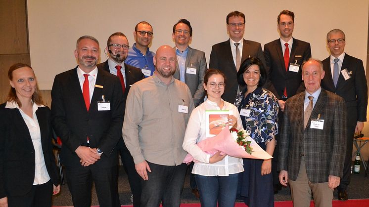 Die ProtagonistInnen des Edu-Talks (v.re.): Volker Auracher, Michael Nagy, Maiko Post, Azize Ekinci, Volker Schebesta, Anabel Görtz, weitere Beteiligte. Text & Foto: Franz Motzko.