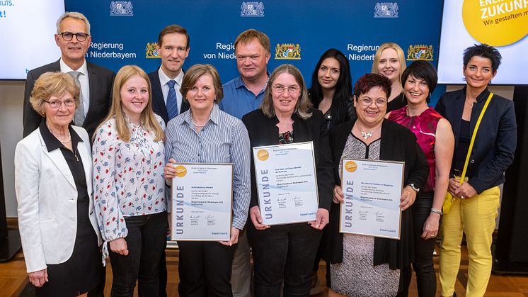 Bürgerenergiepreis_Niederbayern_2019_Gruppenbild_Preisträger