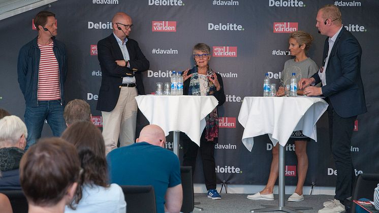 I panelen: Hannes Sjöblad, Singularity University,  Klas Wåhlberg, vd Teknikföretagen, Maud Olofsson, styrelseproffs och tidigare partipolitiker samt Anna Felländer, Digital Economist. Moderator: Erik Wahlin, chefredaktör Affärsvärlden.