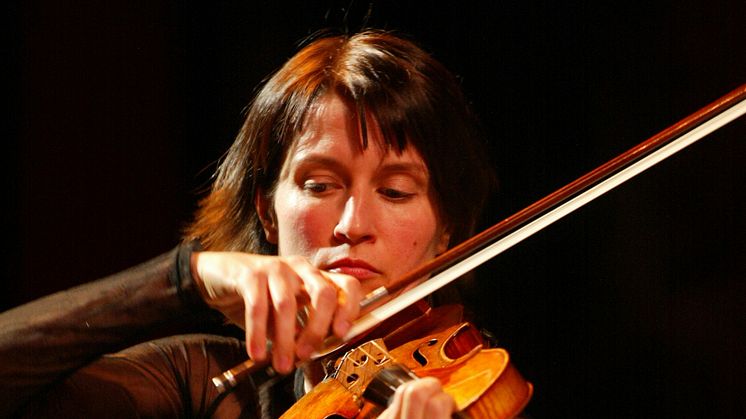 Världsviolinisten Viktoria Mullova spelar med Gävle Symfoniorkester
