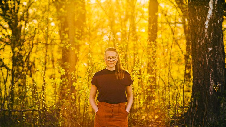 Guåker er nominert til Brageprisen for ungdomsromanen «Høgspenning livsfare». Foto: Iris Engen Skadal.