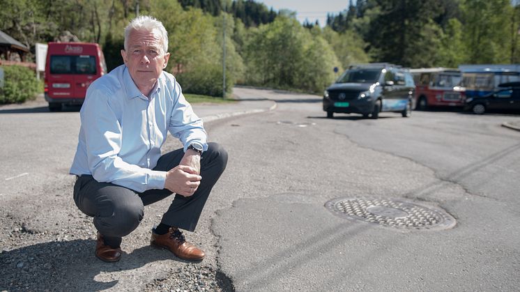 Arne Voll, kommunikasjonssjef i Gjensidige - nå starter sesongen for steinsprutskader