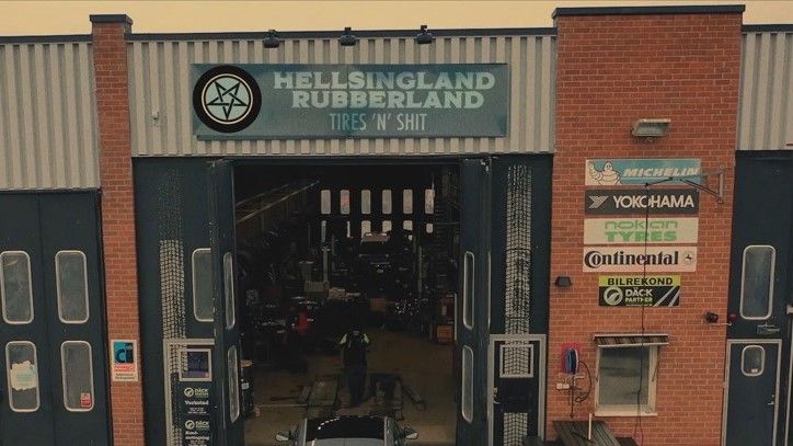 Hellsingland Underground skildrar livet på en däckverkstad