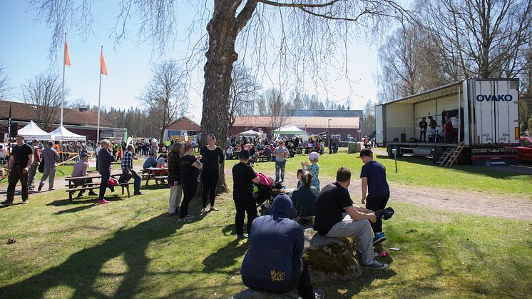 Bild från SödraViken-dagen och scenen där Plöj-Ingaz spelade.