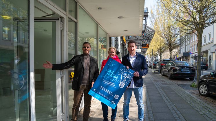 Von links nach rechts: Gerrit Schulz-Bennewitz (Eigentümer), Janine Streu (Leitung Zentrenentwicklung bei Kiel-Marketing) und Timo Perschke (Geschäftsführer LOVE-MY.EARTH).