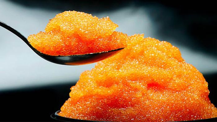 Fresh bleak roe at the Cadier Bar