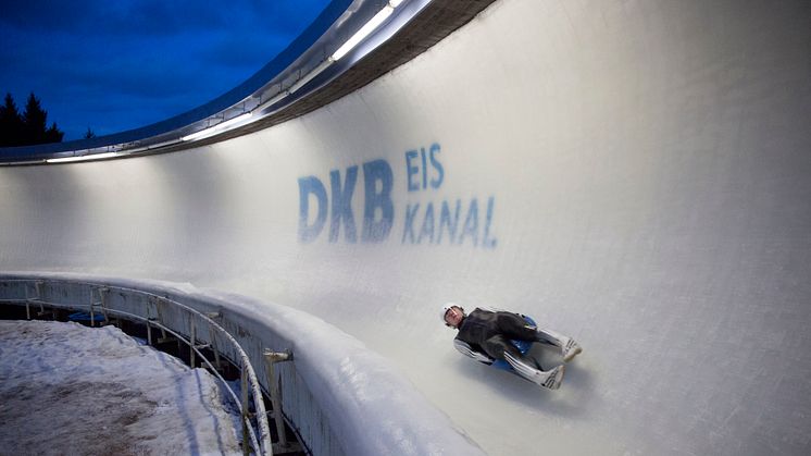 Neben Erlebnis "Gästebob" kann man an der Rennschlitten & Bobbahn Altenberg auch Trainigsrunden & Wettkämpfen zuschauen