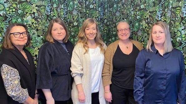 Christina Olsson, Sofia Kareliusson, Karin Jansson, Ulrika Florén och Cecilia Ljungkvist Holm jobbar tillsammans i projektgruppen för att starta igång arbetsmetoden YAM på kommunens skolor.