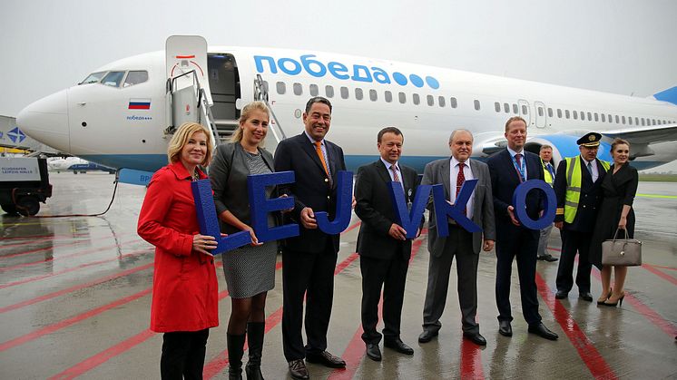 Die Repräsentanten begrüßten den Premierenflug der Pobeda-Airline auf dem Flughafen Leipzig/Halle